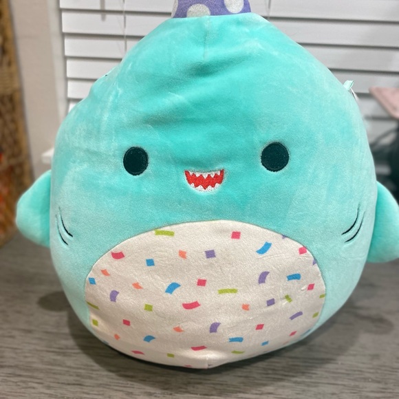 Squishmallows Aqua Shark with Sprinkle Belly - Picture 1 of 3